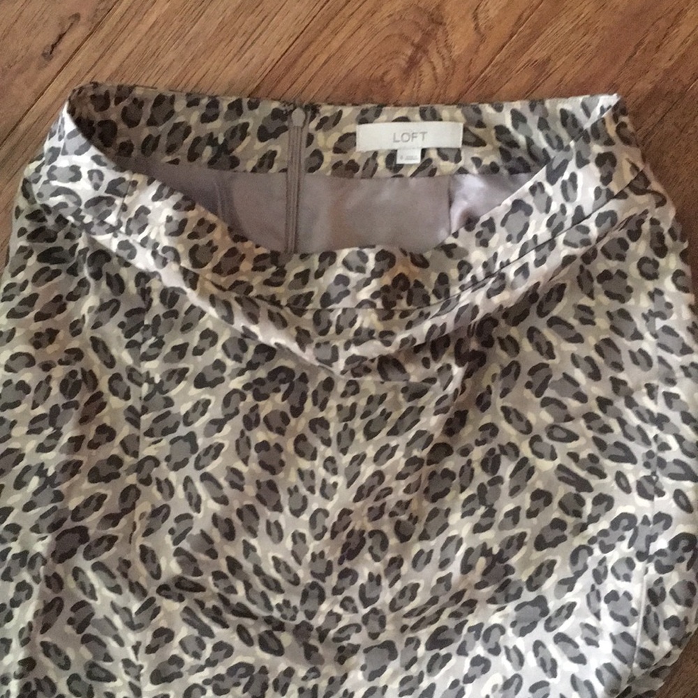 Lot of Loft brand clothes. - Picture 2 of 8